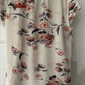 NWT Fun 2 Fun Floral Blouse
